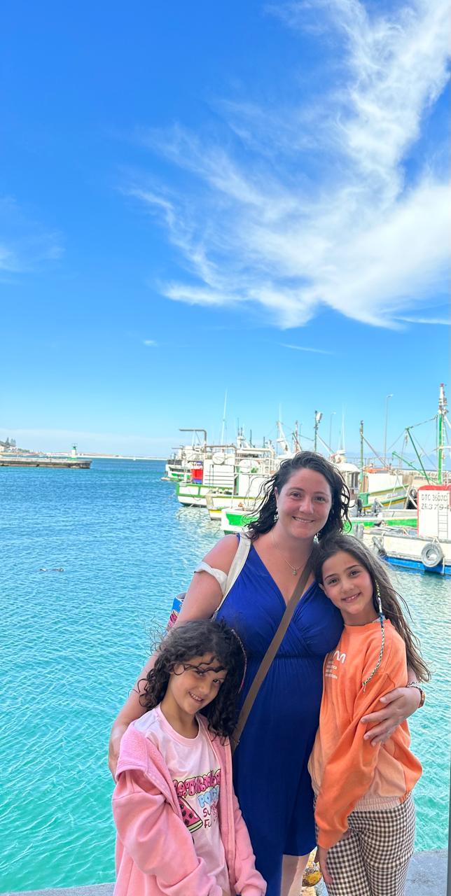 Mica with Mom and sister at the harbour
